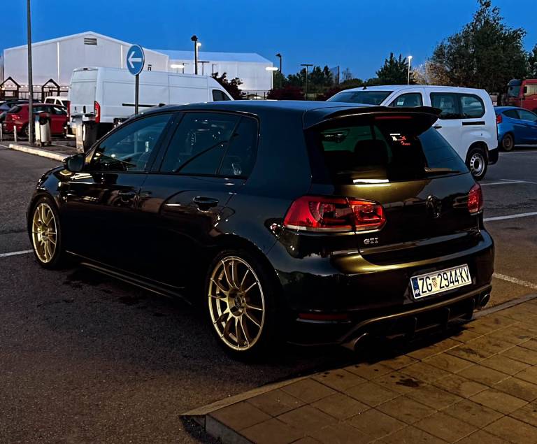 Instagram post from vwtuningshow. This post is in position 2.
