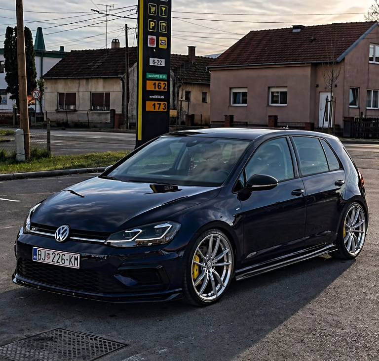 Instagram post from vwtuningshow. This post is in position 4.