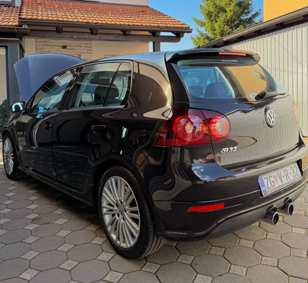 Instagram post from vwtuningshow. This post is in position 1.