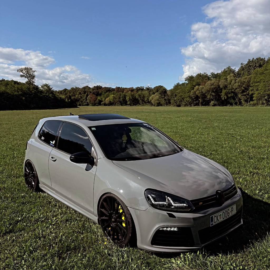 Instagram post from vwtuningshow. This post is in position 0.