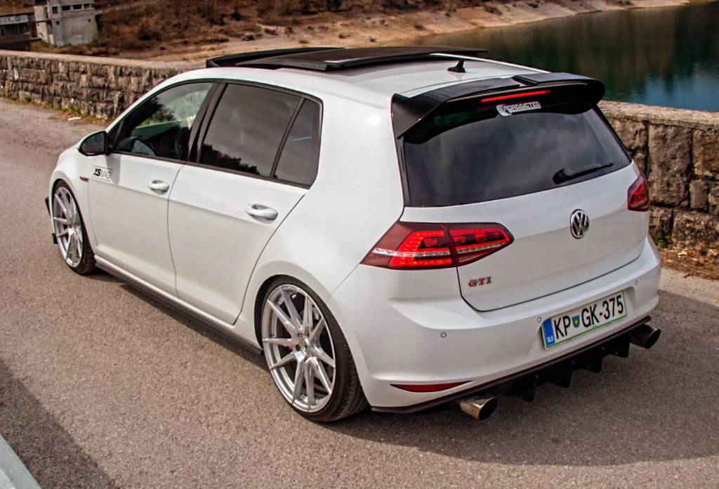 Instagram post from vwtuningshow. This post is in position 4.