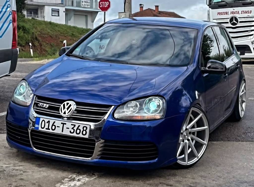 Instagram post from vwtuningshow. This post is in position 0.